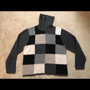 ⚠️Eddie Bauer Lamb Wool Turtle-Neck⚠️